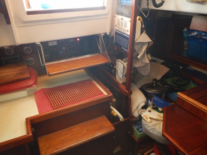 2016 Tundras Companionway Steps