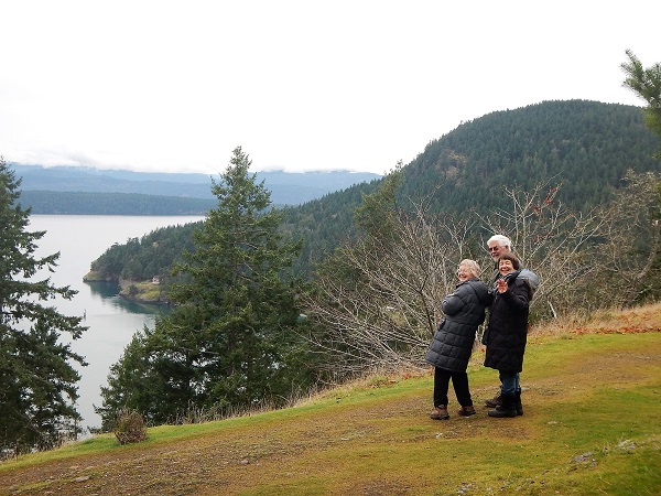 2017 Eleanor John & Kathy on Bluffers Park Galiano