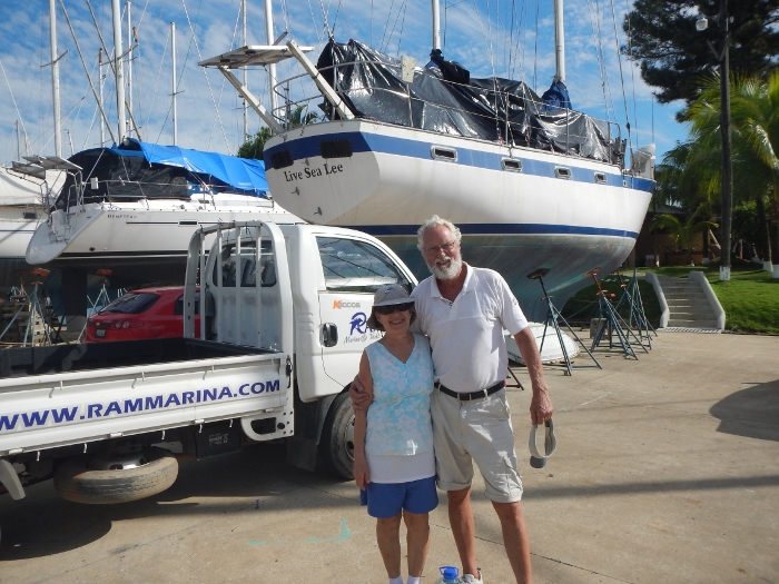 2017 Rio Dulce Kathy & New Captain of Livsey Lee pose