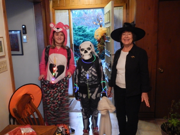 2018 Beacon Court Halloween Trick or Treat