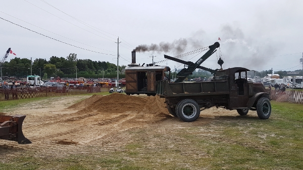 2018 Blyth Threshers Reunion steam threshing display.