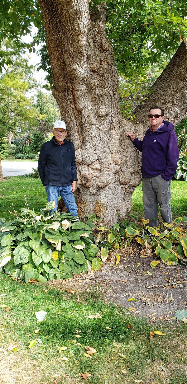 2022 Johnny Visit Brian & Johnny by Tree