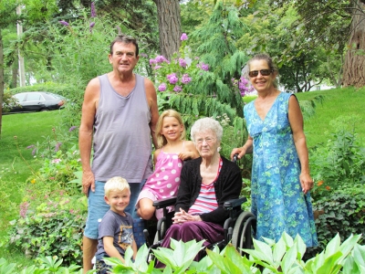 2012 beacon Court
              Brian Kathy Madi Barrett on the beach