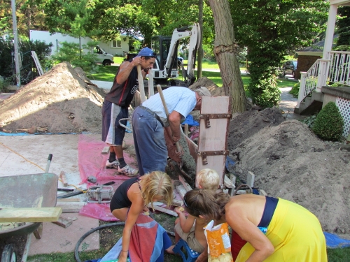 2013 Beacon CT Madi Barrett & Kathy watch Cement
          pouring