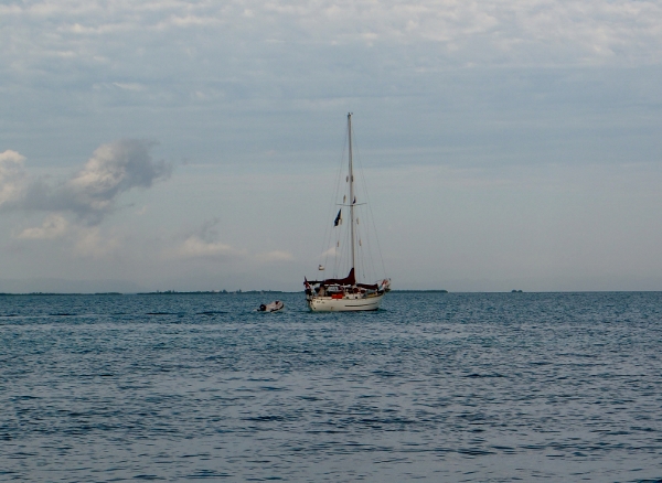Sea Dragon leaves SW Water Cay after
            a night of Dragging