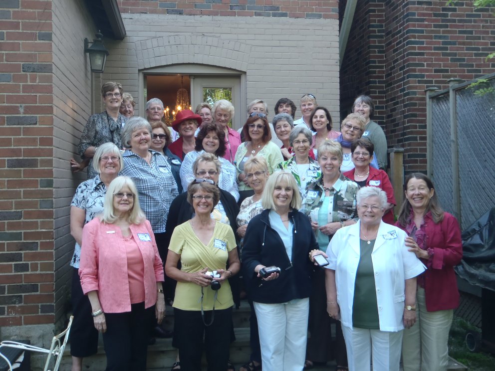 2011 6T6 Dental Hygieists at
      thier 45th Reunion