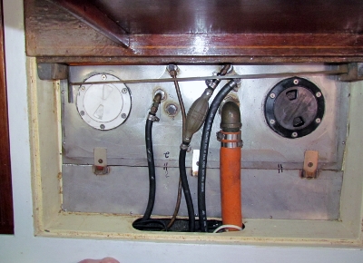 Tundra
          with her new fuel tank instalation